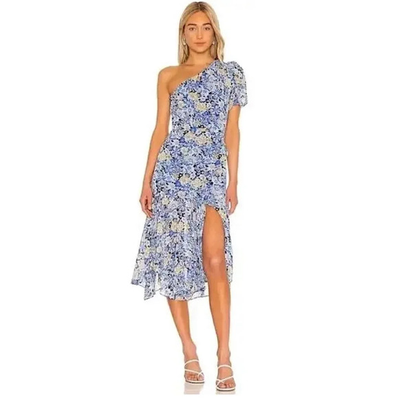 Astr Dresses & Skirts - ASTR The Label  Santorini Floral One Shoulder dress
